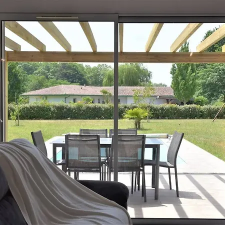 Calm House, Swimming Pool And Garden *