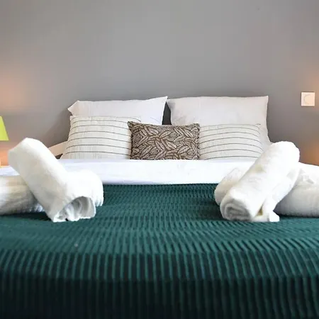 度假居 Calm House, Swimming Pool And Garden