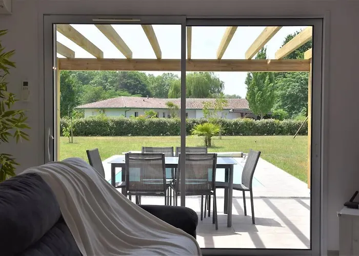 Calm House, Swimming Pool And Garden *